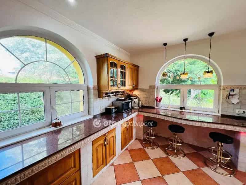 Ház Kiadó , Budapest, Közép-Magyarország