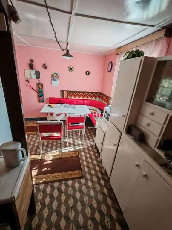 Ház Kiadó , Nyáregyháza, Közép-Magyarország