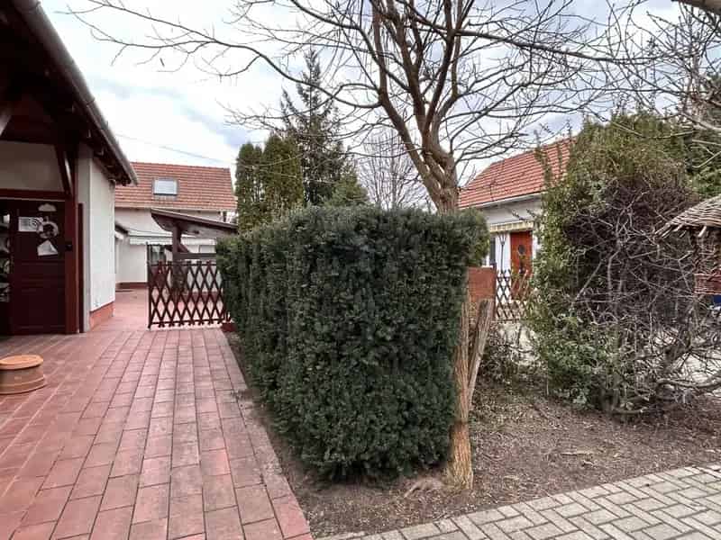 Ház Kiadó , Komáromi járás, Dunántúl