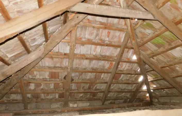 Felujitando haz Szentistvanon 65m2 3044m2 telekkel