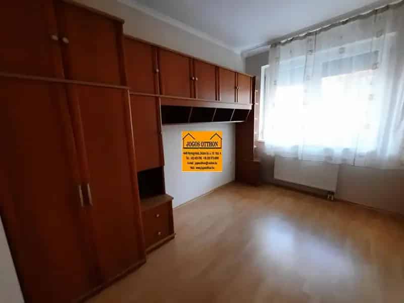 Kiadó téglalakás - Nyíregyháza
