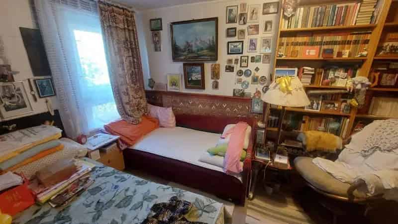 Ház Kiadó , Szentendre, Közép-Magyarország