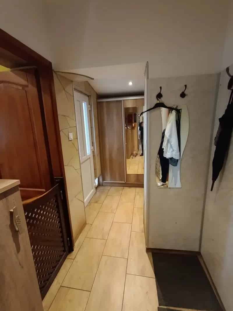 Ház Kiadó , Székesfehérvári járás, Dunántúl