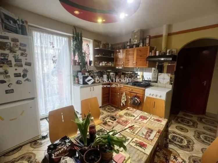 Ház Kiadó , Budapest, Közép-Magyarország