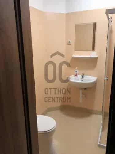 Százhalombattai eladó kereskedelmi ingatlan, UZ018356