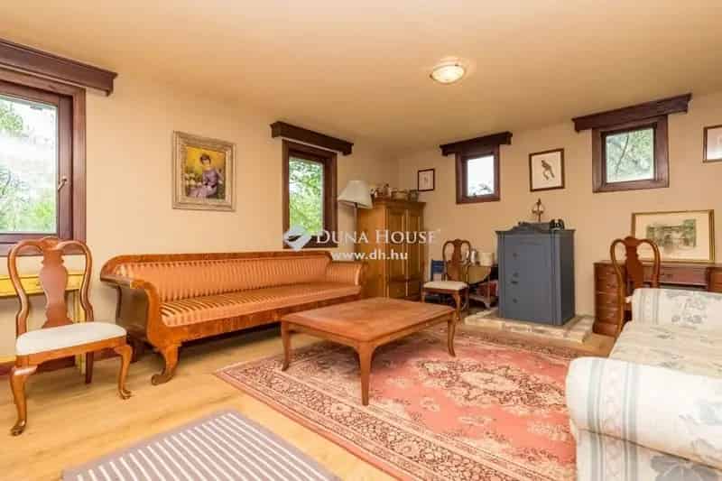 Ranch stílusú családi ház Budakeszin eladó - Kerttel, 3 hálószobával