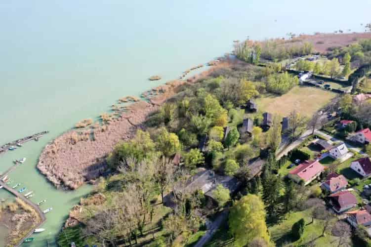 Balatongyöröki eladó kereskedelmi ingatlan, UZ015879