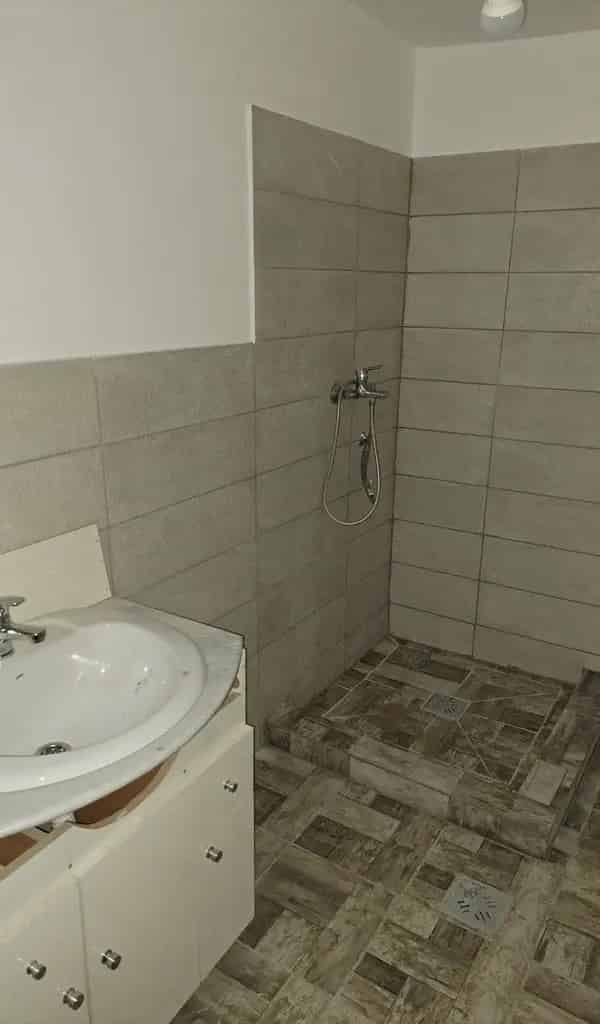 Ház Kiadó , Pilis, Közép-Magyarország