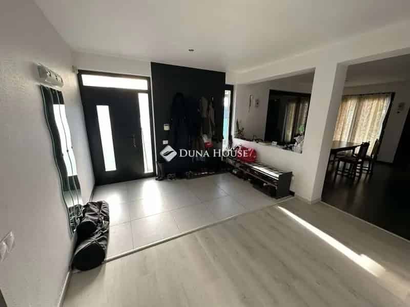 Ház Kiadó , Dabasi járás, Közép-Magyarország