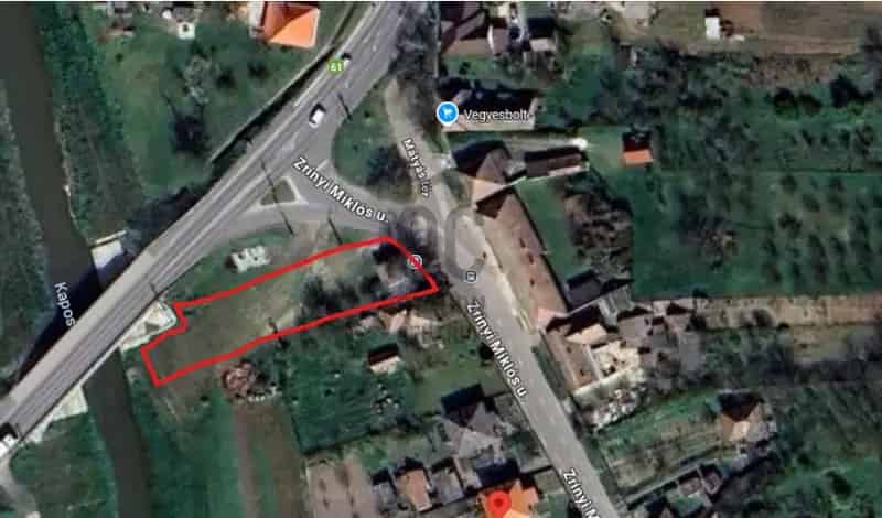 Pincehelyi eladó kereskedelmi ingatlan, UZ018843
