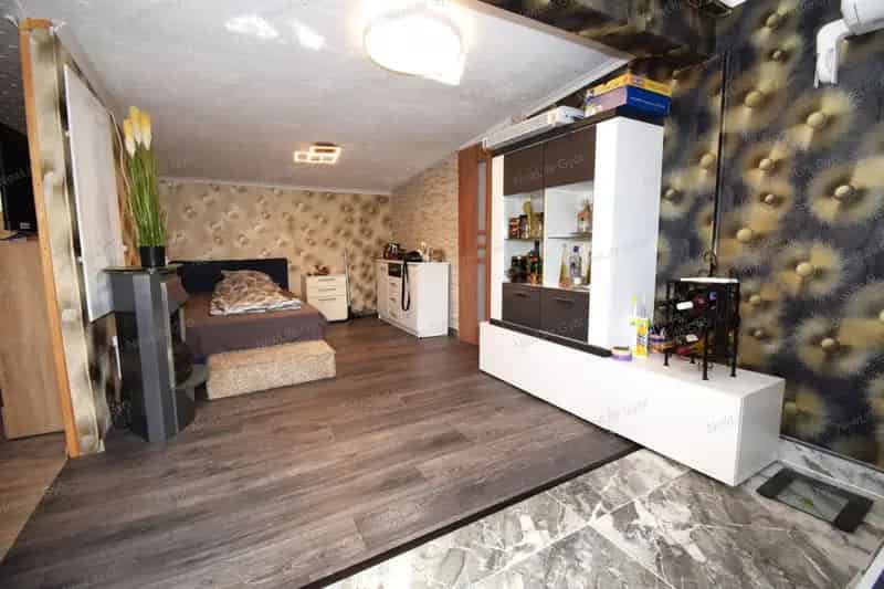 Ház Kiadó , Győri járás, Dunántúl