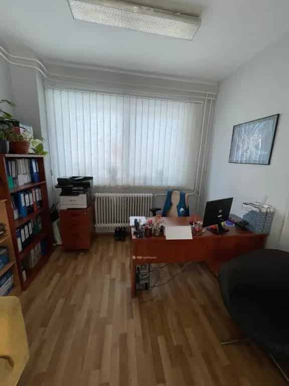 Üzleti célú Kiadó , Dunaújvárosi járás, Dunántúl