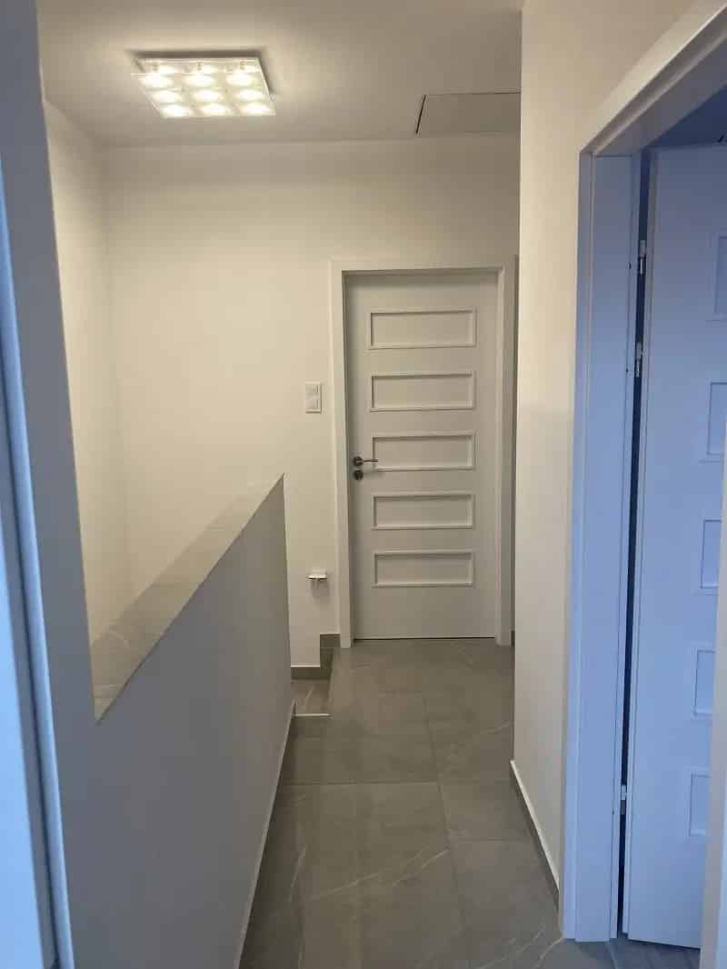 Ház Kiadó , Váci járás, Közép-Magyarország