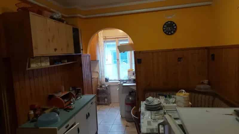 Ház Kiadó , Tapolcai járás, Dunántúl