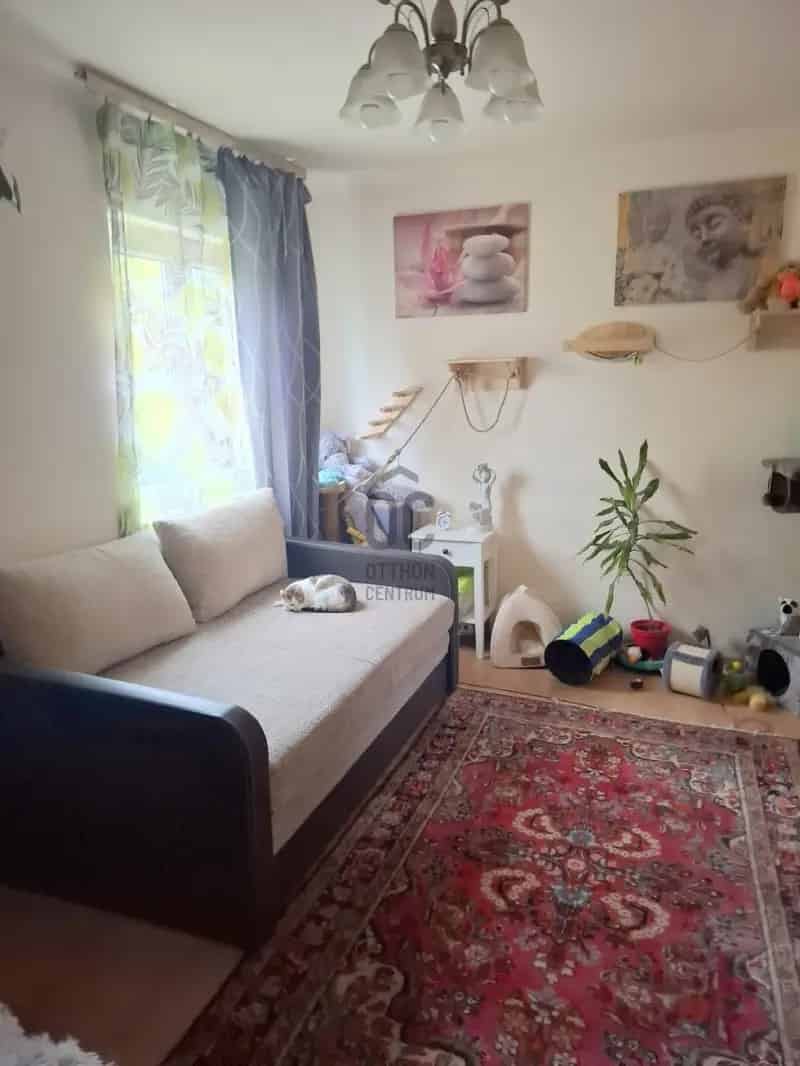 Ház Kiadó , Gödöllői járás, Közép-Magyarország