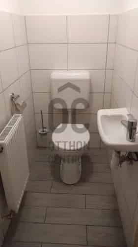 Szombathelyi eladó kereskedelmi ingatlan, UZ017616