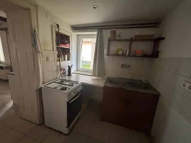 Ház Kiadó , Oroszlányi járás, Dunántúl