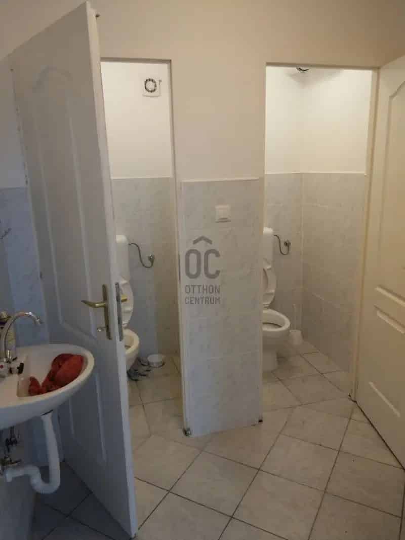 Pusztaszabolcsi 2 szintes családi ház kiadó nagycsaládosoknak cégeknek
