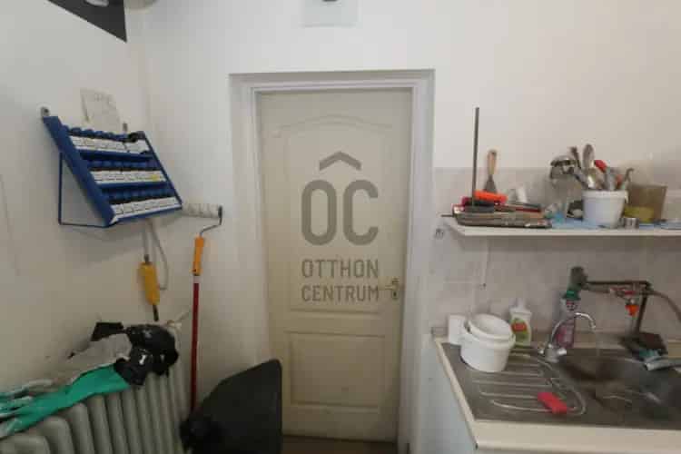 Gödi kiadó kereskedelmi ingatlan, UZ018383
