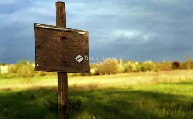 Telek Eladó , Fő utca, Hegyeshalom, Dunántúl