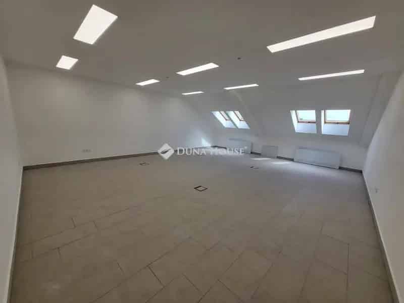 Fót Központi Részén Kiadó Iroda 42m2