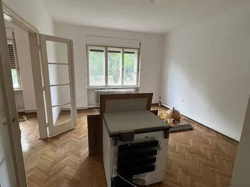 Ház Kiadó , Szentendrei járás, Közép-Magyarország