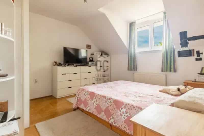 Ház Kiadó , Budapest, Közép-Magyarország