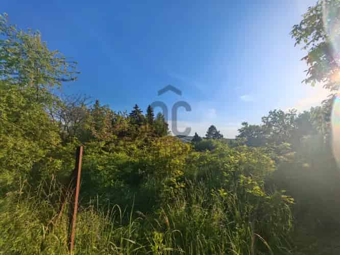 Esztergomi eladó telek, T040033