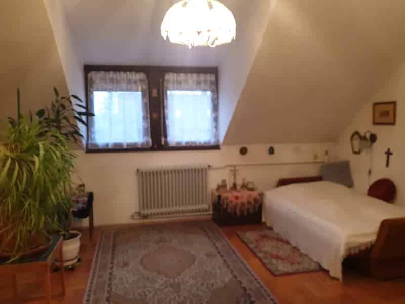 Ház Kiadó , Szigetszentmiklós, Közép-Magyarország