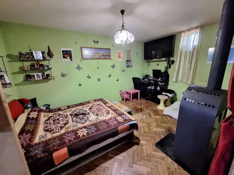 Kecskemét közelében eladó 2 szobás családi ház