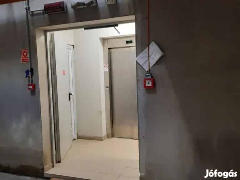 Belváros elegáns lakóparkjában kamerával, riasztóval védett - Pécs, Garázs - Jófogás Ingatlan