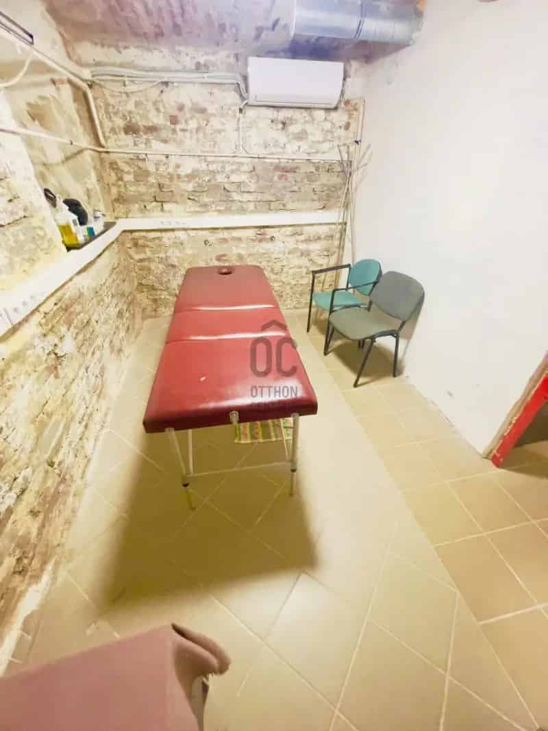 Üzleti célú Kiadó , Budapest, Közép-Magyarország
