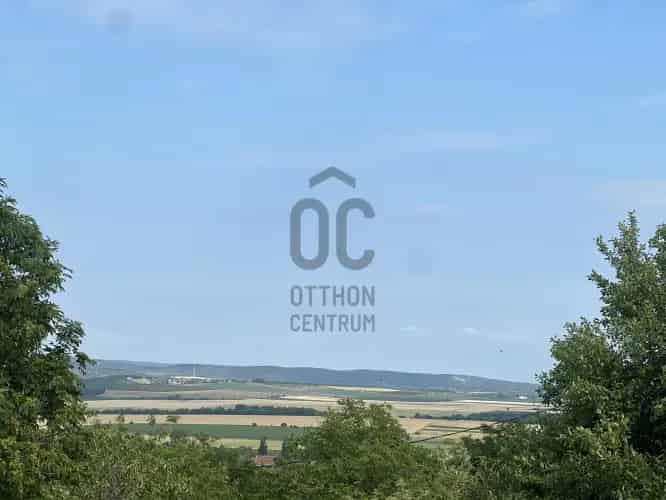 Töki eladó telek, T040204