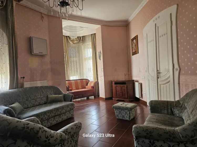 Szeged Széchenyi tér 65nm-es 2 szobás lakás kiadó
