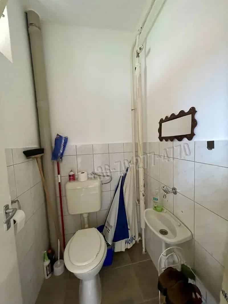 Ház Kiadó , Oroszlányi járás, Dunántúl