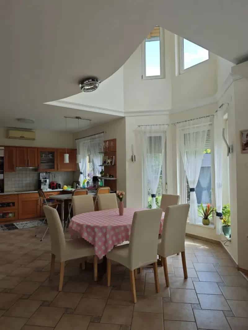 Ház Kiadó , Győri járás, Dunántúl