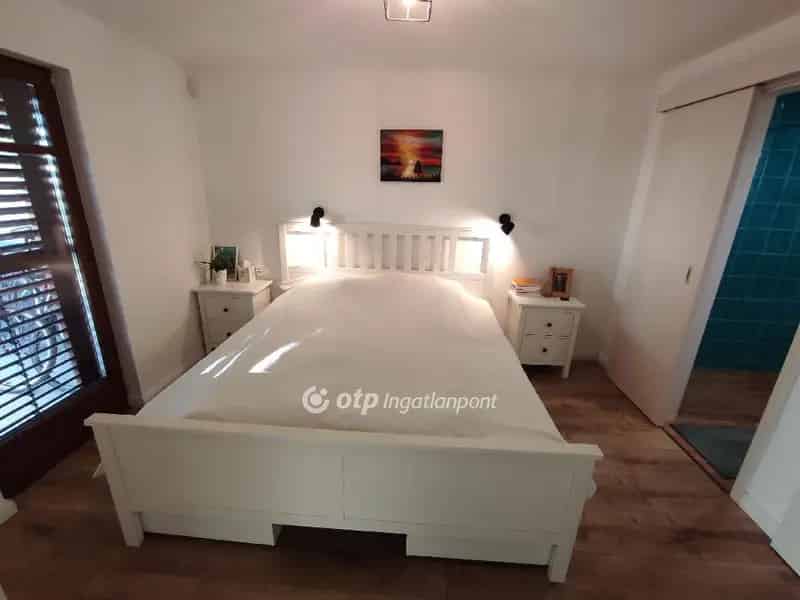 Ház Kiadó , Balatonfüredi járás, Dunántúl