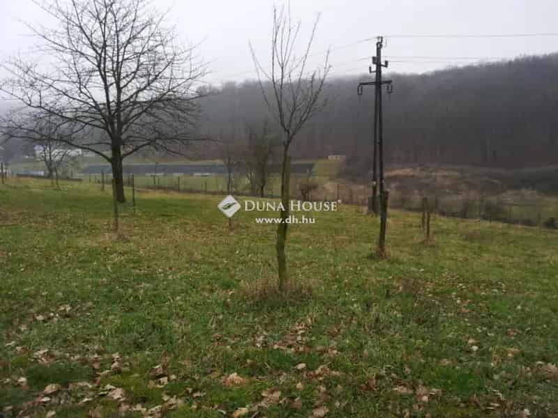 Telek Eladó , Komló, Dunántúl