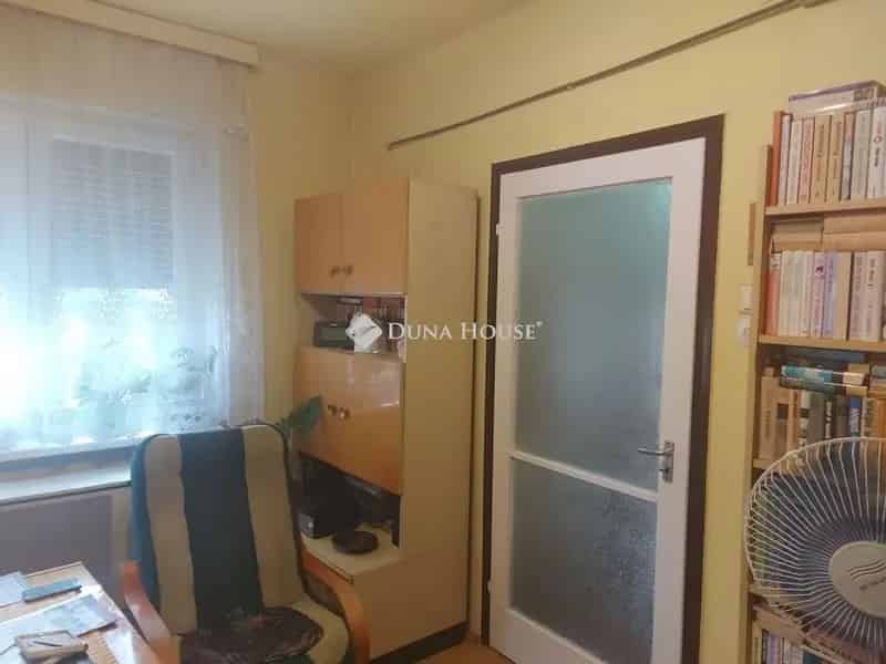 Ház Kiadó , Dabasi járás, Közép-Magyarország