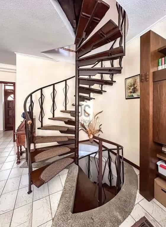 Ház Kiadó , Budapest, Közép-Magyarország