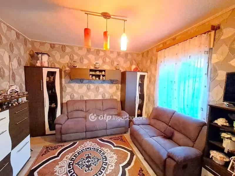 Ház Kiadó , Szolnoki járás, Alföld és Észak