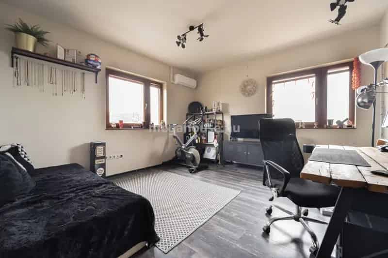 Budaörsi családi ház eladó - 285 nm, 5 szoba, medence, panoráma