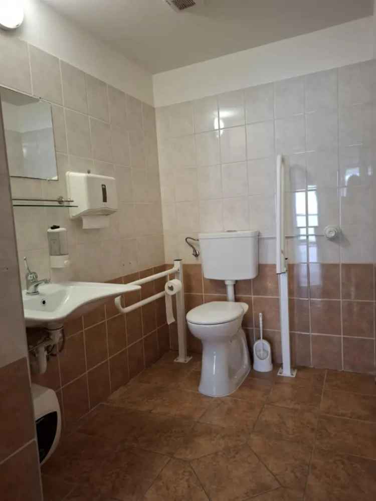 Nyíregyháza Központ 124nm-es Iroda Üzlethelyiség Kiadó