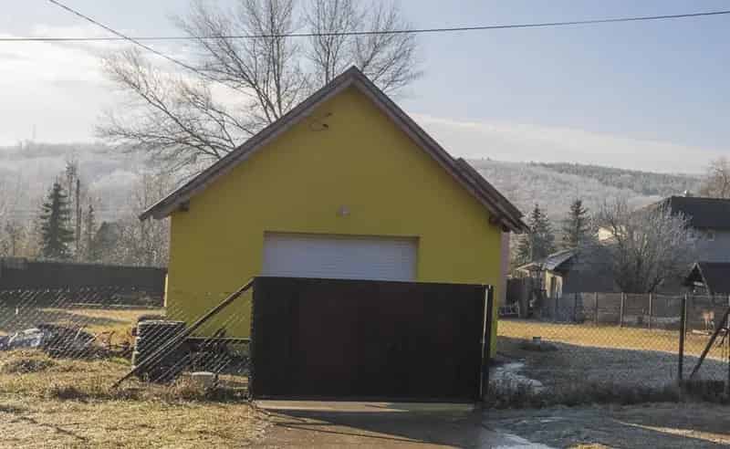 Telek Kiadó , Domony, Közép-Magyarország