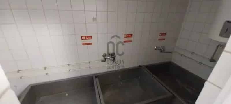 Nagykőrösi eladó kereskedelmi ingatlan, UZ017757