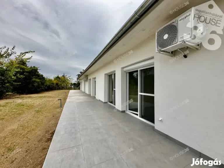 70m2-es Sorházi Lakás Kecskemét Hetényegyházán Dupla Garázzsal
