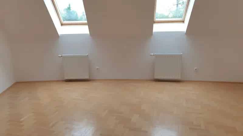 Ház Kiadó , Gödöllői járás, Közép-Magyarország