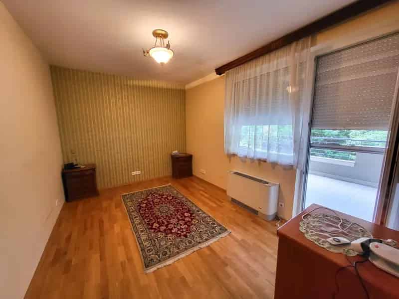 Ház Kiadó , Budapest, Közép-Magyarország