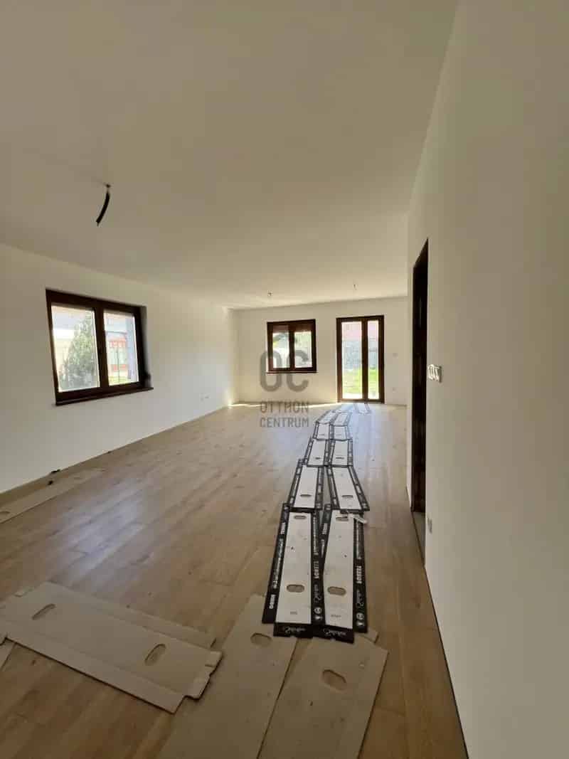 Ház Kiadó , Budapest, Közép-Magyarország