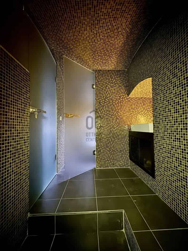 Üzleti célú Kiadó , Budapest, Közép-Magyarország